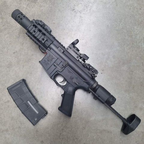 Perfect condition - VFC Stinger M4 AEG w Red dot